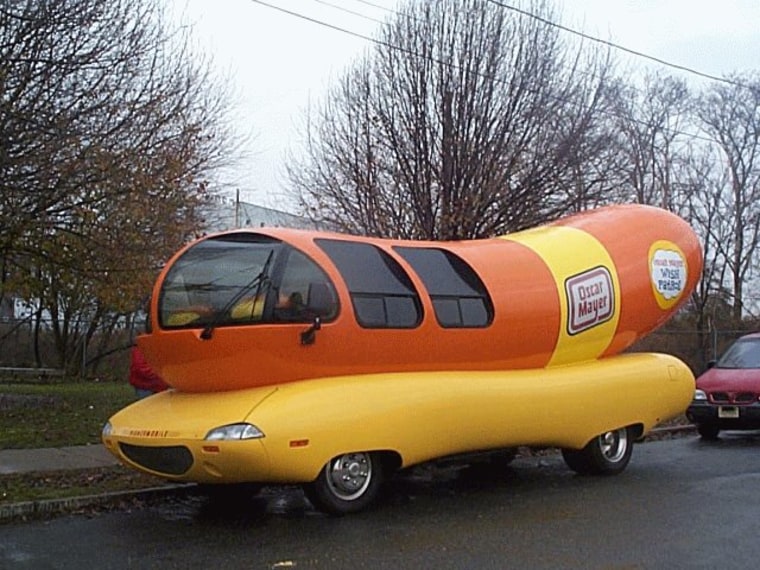 'Cause Oscar Mayer has a way with B-O-L-O-G-N-A. Hey, at least it's got your attention.