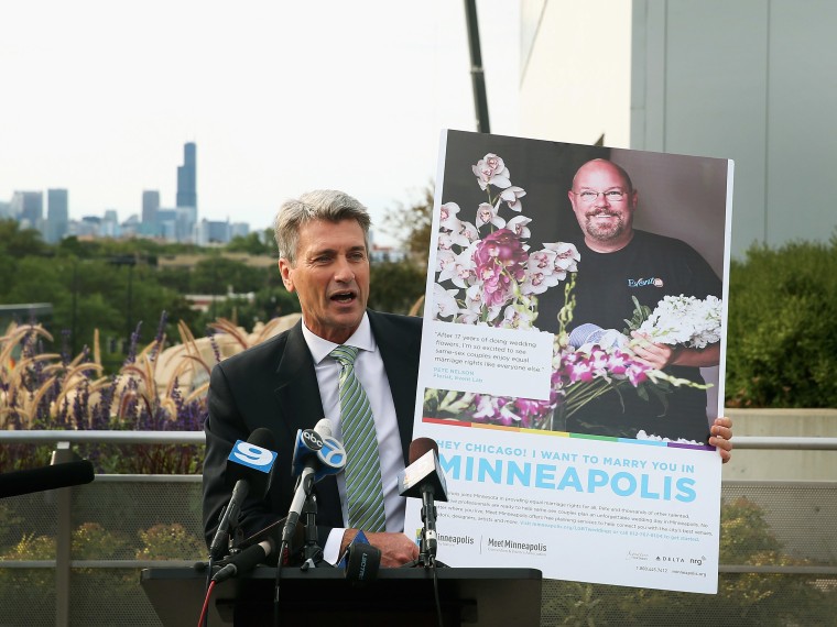 Minneapolis Mayor Invites Same-Sex Chicago Couples To Marry In His City - Emma Margolin - 09/5/2013