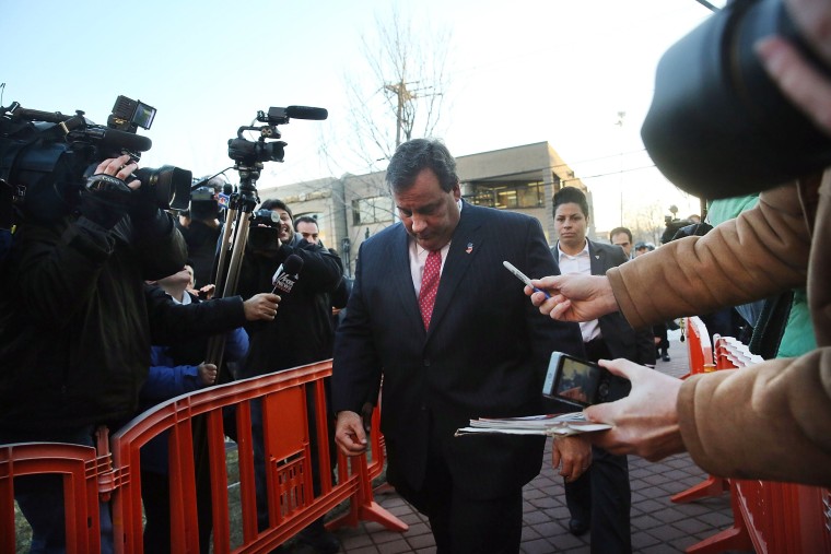 New Jersey Gov. Chris Christie enters the Borough Hall in Fort Lee to apologize to Mayor Mark Sokolich on January 9, 2014 in Fort Lee, New Jersey.