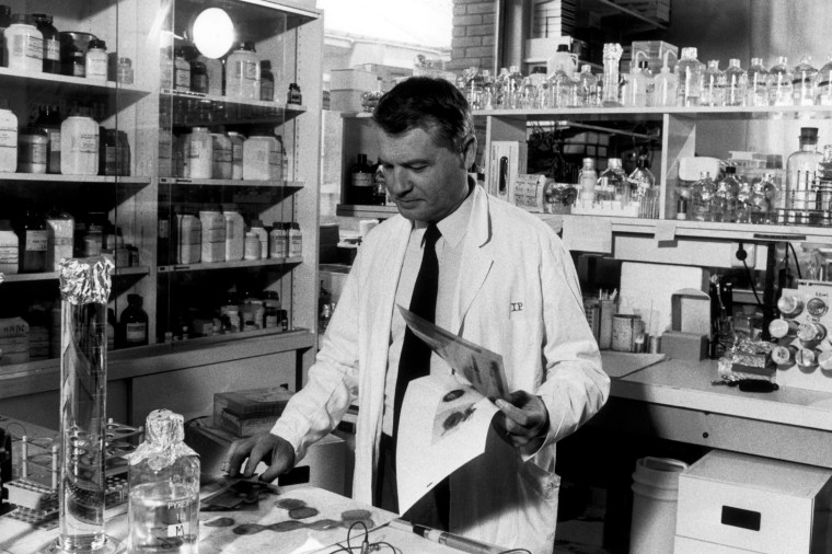 Luc Montagnier at the Institut Pasteur in Paris, 1986.