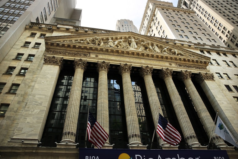 The New York Stock Exchange is viewed on July 31, 2013 in New York, N.Y. (Photo by Spencer Platt/Getty)