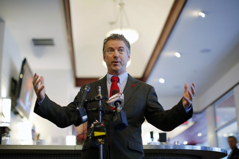 U.S. Senator Rand Paul (R-KY), a 2016 Republican White House hopeful, speaks to a group of state legislators at Murphy's Diner in Manchester, New Hampshire on Jan. 14, 2015. (Photo by Brian Snyder/Reuters)