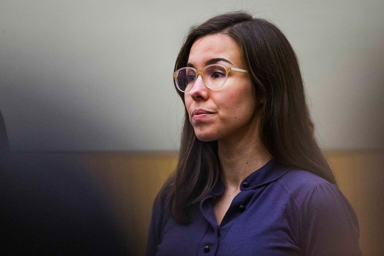 Jodi Arias looks toward the jury entering the courtroom during the sentencing phase retrial in Phoenix March 3, 2015. (Photo by Tom Tingle/Pool/Reuters)
