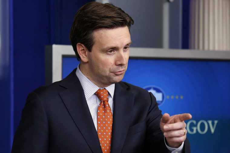 White House Press Secretary Josh Earnest gestures during a daily briefing at the White House in Washington on March 16, 2015. (Photo by Yuri Gripas/Reuters)