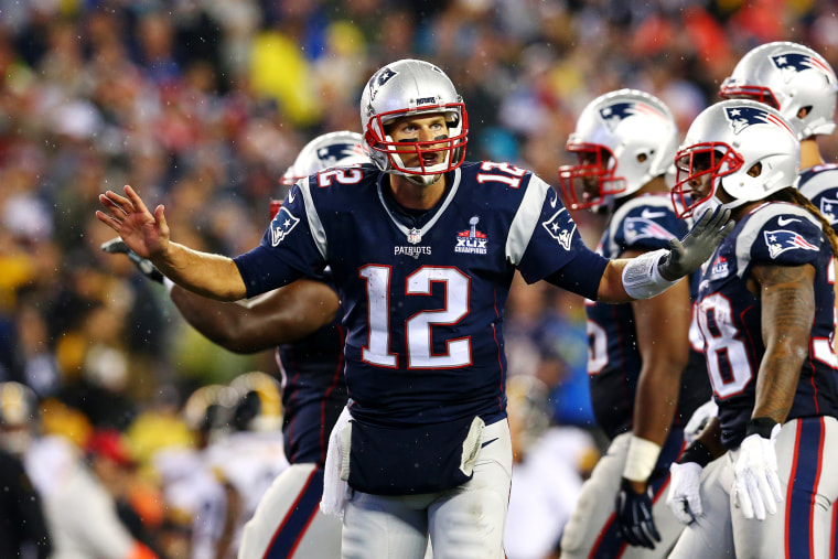 Tom Brady of the New England Patriots gestures to his team late in the game against the Pittsburgh Steelers at Gillette Stadium on Sept. 10, 2015 in Foxboro, Mass. (Photo by Maddie Meyer/Getty)