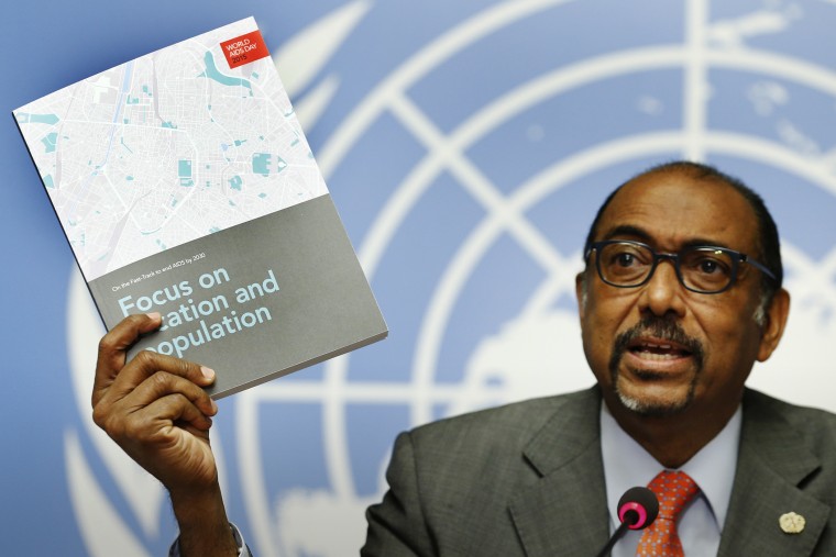 Michel Sidibe, Executive Director of UNAIDS emphasizes a new report during a news conference at the United Nations European headquarters in Geneva, Switzerland, Nov. 24, 2015. (Photo by Denis Balibouse/Reuters)
