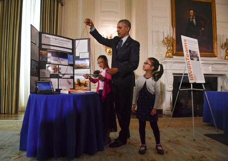 WASHINGTON, DC - APRIL 13: Sisters Kimberly, 9, right, and Rebe (Photo by Ricky Carioti/ The Washington Post/Getty)