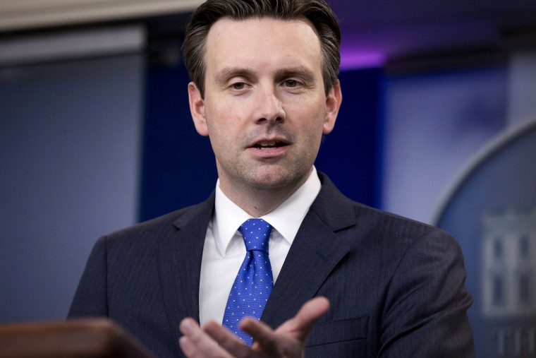 White House press secretary Josh Earnest speaks during the daily news briefing at the White House in Washington. (Photo by Carolyn Kaster/AP)
