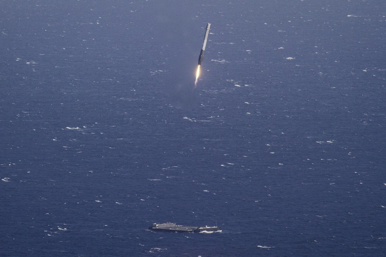 In a previous landing, the reusable main-stage booster from the SpaceX Falcon 9 rocket makes a successful landing on a platform in the Atlantic Ocean, April 8, 2016 in this handout photo provided by SpaceX. (Photo by SpaceX/Reuters)