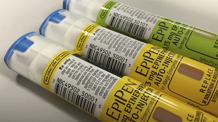 EpiPen auto-injection epinephrine pens manufactured by Mylan NV pharmaceutical company for use by severe allergy sufferers are seen in Washington, Aug. 24, 2016. (Photo by Jim Bourg/Reuters)