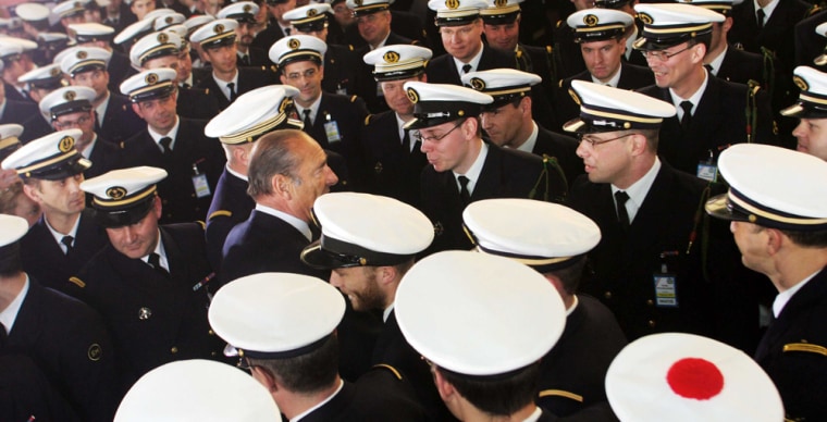 L'ILE LONGUE:  Chirac visits nuclear submarine