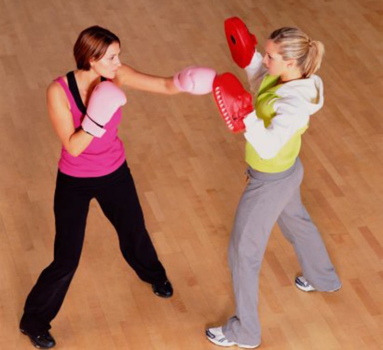 Image: women boxing for fitness