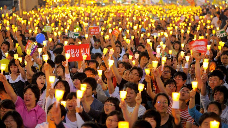 Image: South Korean protesters