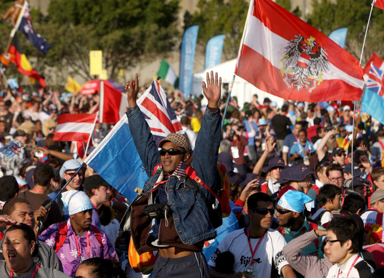100 000 Catholics Gather For World Youth Day