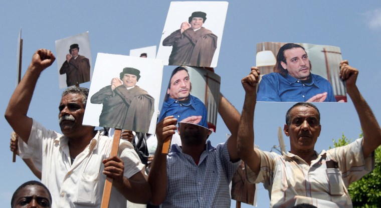 Image: Kadhafi demonstration