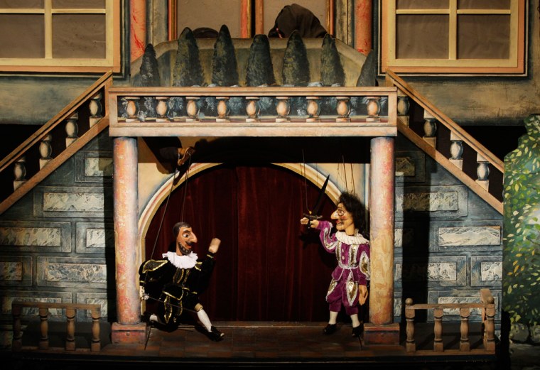 Image: Puppets perform Mozart's opera Don Giovanni