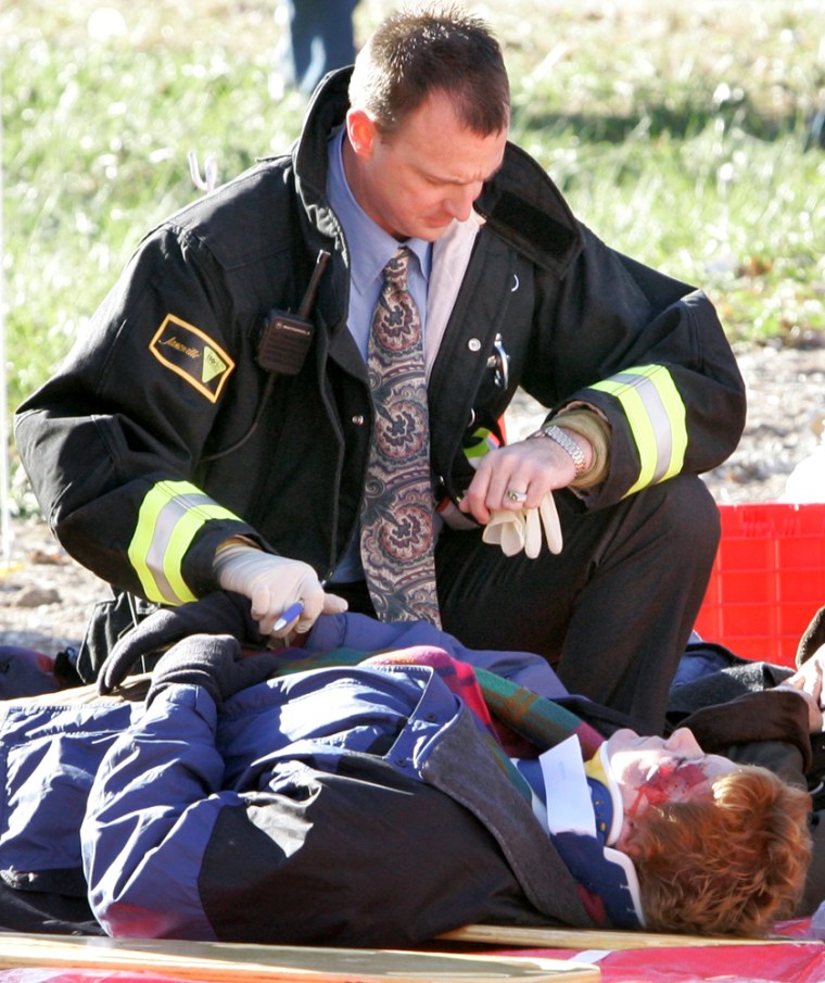 Image: Amtrak and train accident in Chicago