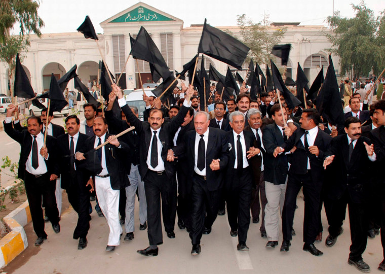 Image: Pakistani lawyers shout slogans during a protest against the Emergency rule and sacking of high courts and supreme court judges