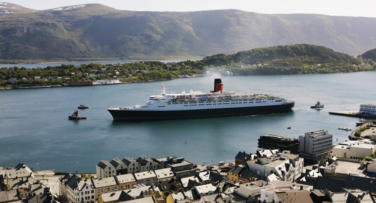 Image: Queen Elizabeth 2