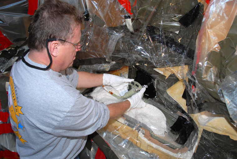 Image: Space shuttle repair