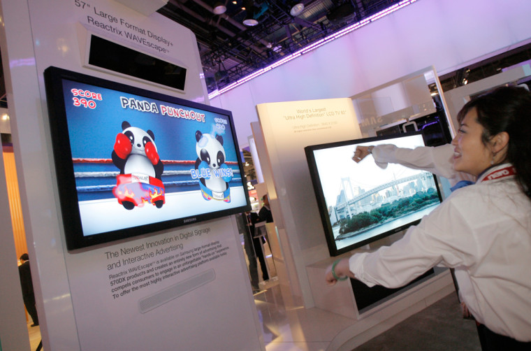 Image: Reactrix WAVEscape on Samsung's large-format LCD