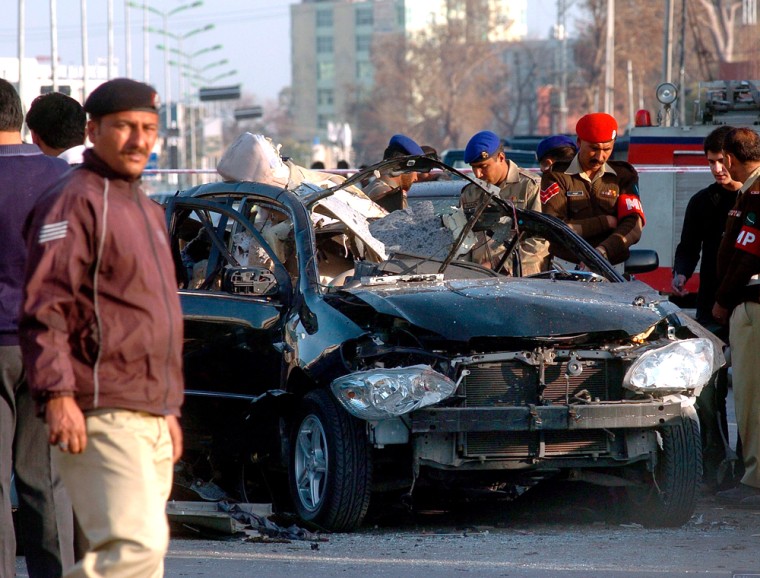Image: Six killed including Army General in suicide bomb attack