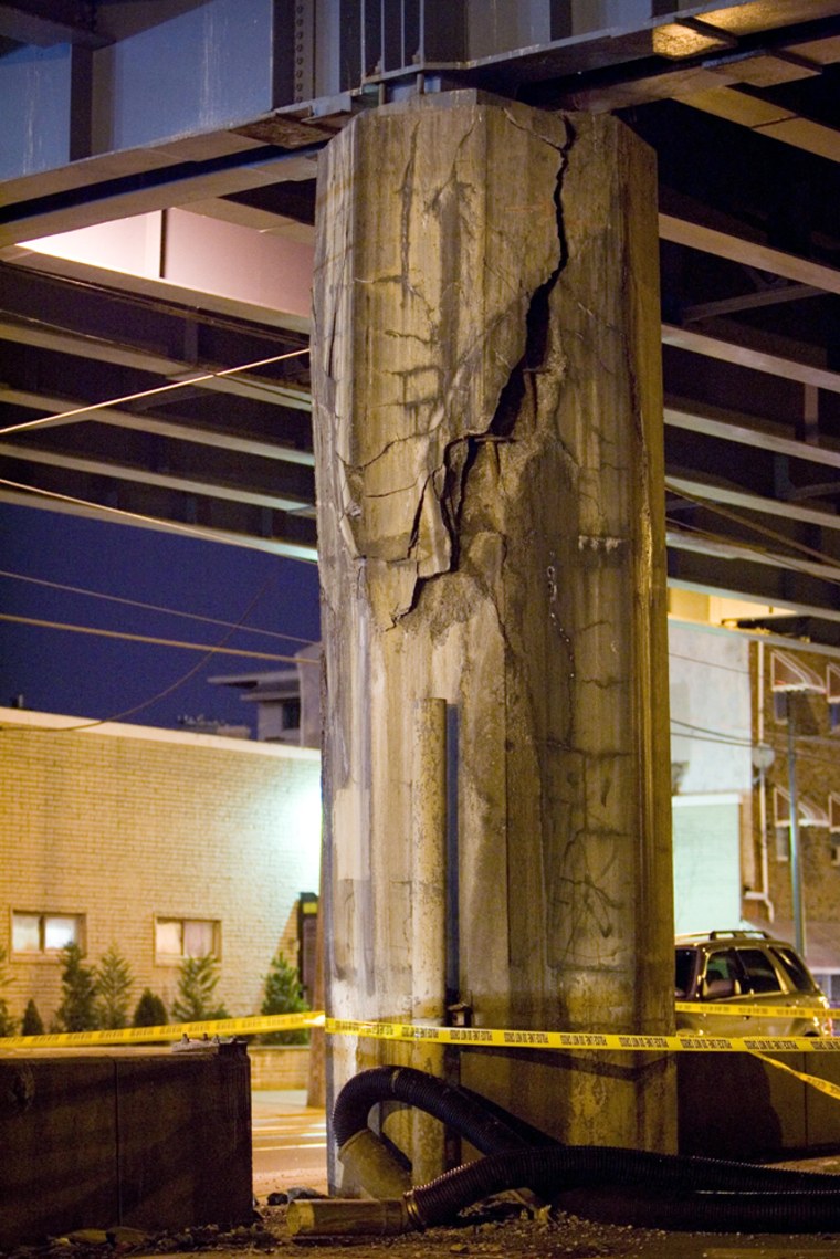 Image: Cracked support pillar to I-95 in Philadelphia