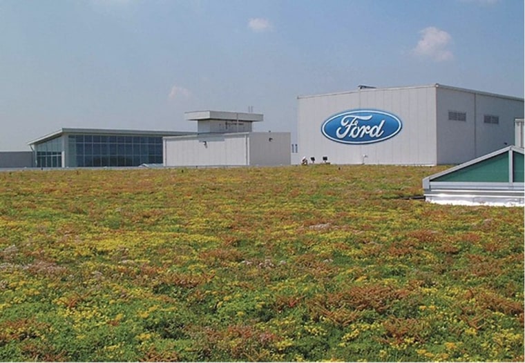 Ford’s Dearborn, Mich., Truck Assembly Plant features one of the largest green roofs in the eastern United States, an award-winning system that covers an area of about 10.4 acres with nine varieties of hardy grass.