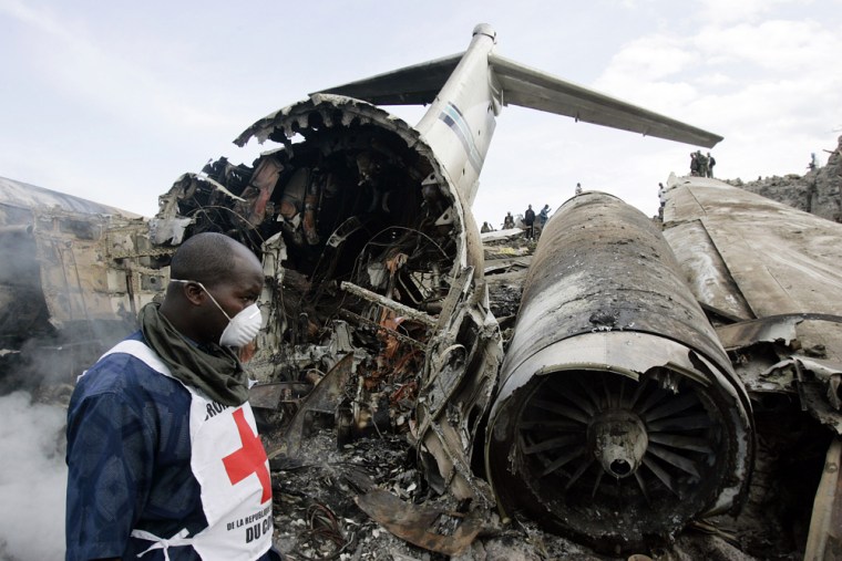 Image: Wreckage of a Congolese jetliner