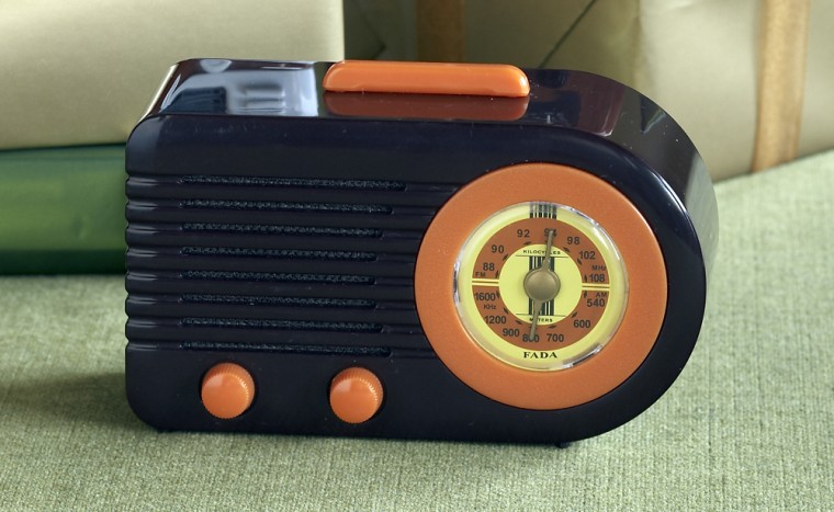 Image: \"Almost Vintage Miniature Radio, Bullet\"