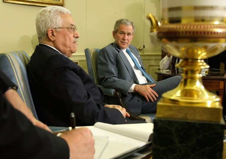 Image: George Bush meets Mahmoud Abbas