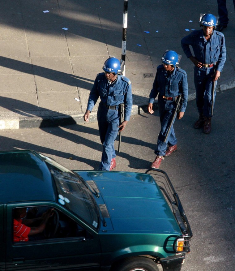 Image: police in Zimbabwe