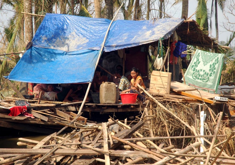 Image: Cyclone victims in Myanmar