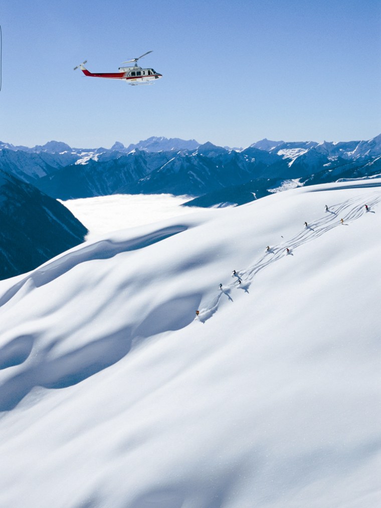 Image: Heli-skiing