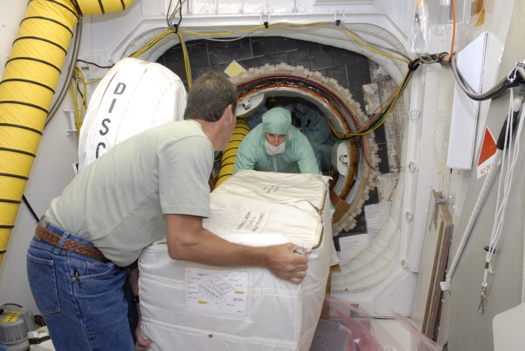 Image: Loading toilet replacement parts
