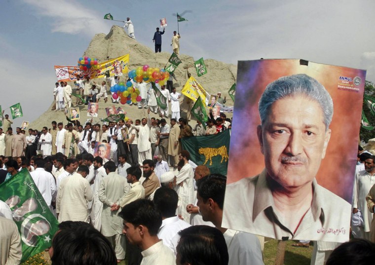 Image: Supporters of Abdul Qadeer Khan gather in Islamabad