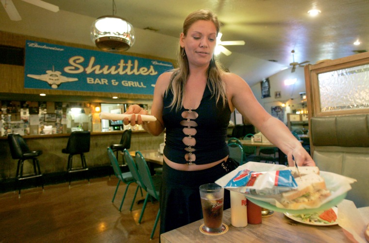 Image: Shuttles Bar & Grill