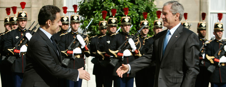 Image: George W. Bush, Nicolas Sarkozy