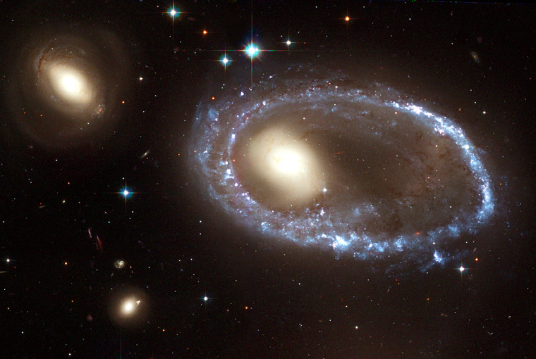 HUBBLE IMAGE OF THE RING GALAXY