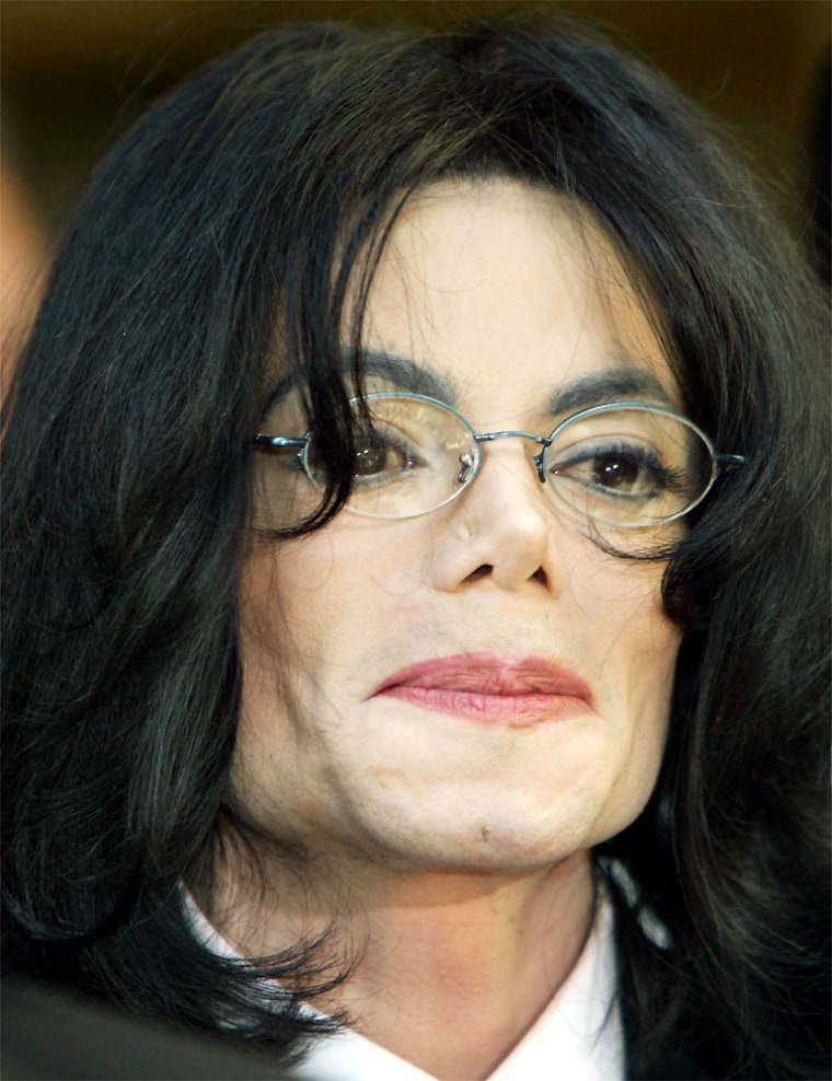 MICHAEL JACKSON SPEAKS TO REPORTERS AFTER ARRAIGNMENT