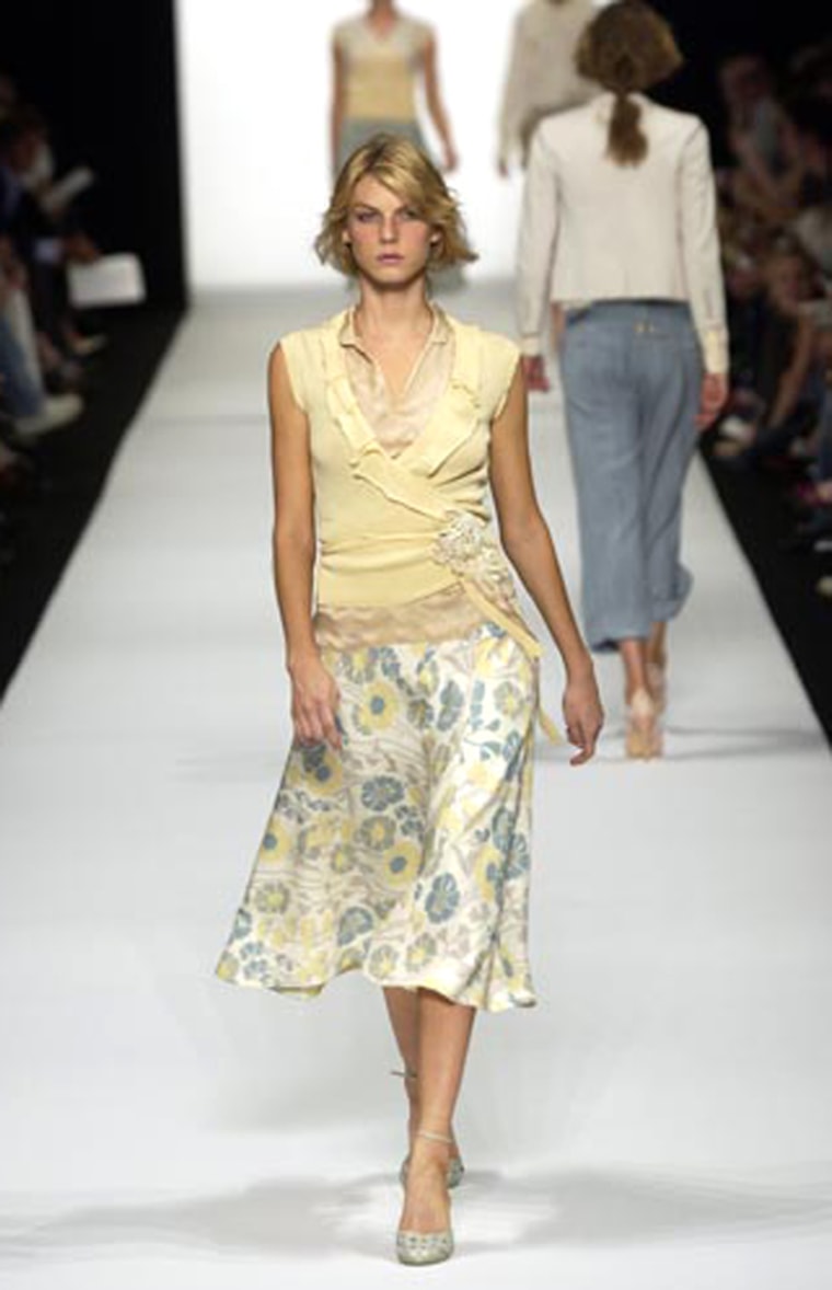 Marc_Jacobs
Ready to wear spring  summer2004  
New York fashion  week september  2003