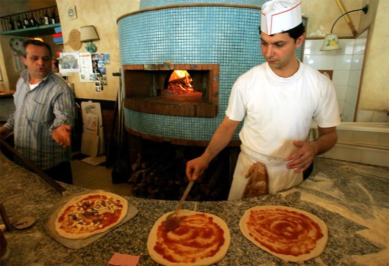 GENNARO PREPARES LUNCH AT A TRADITIONAL PIZZERIA IN ROME