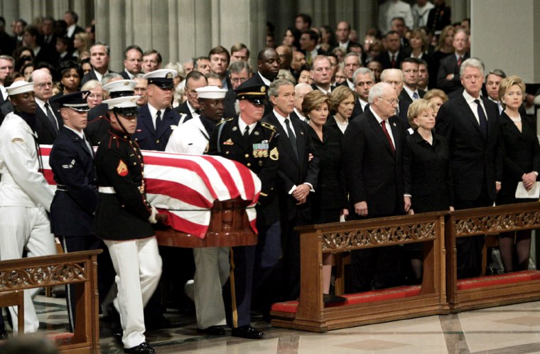 CASKET OF FORMER US PRESIDENT REAGAN IN NATIONAL CATHEDRAL FOR STATE FUNERAL IN WASHINGTON