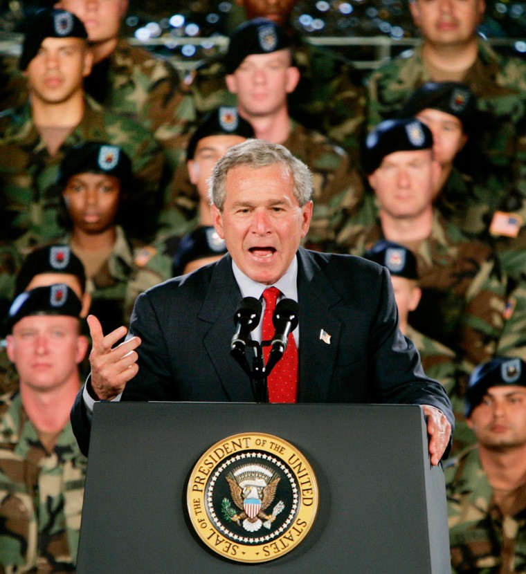 US PRESIDENT BUSH SPEAKS TO US MILITARY PERSONNEL AT FT LEWIS