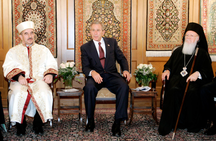 US PRESIDENT GEORGE W BUSH AND RELIGIOUS LEADERS MEET IN ISTANBUL