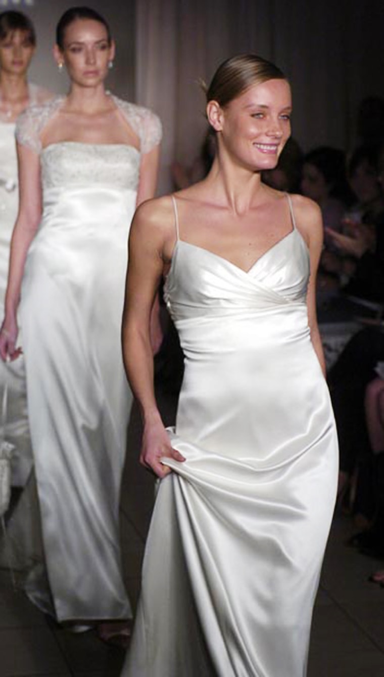 NEW YORK BRIDAL FASHION WEEK APRIL 2004
Spring 2005 collection
JIM HJELM
wednesday april 19th 2004