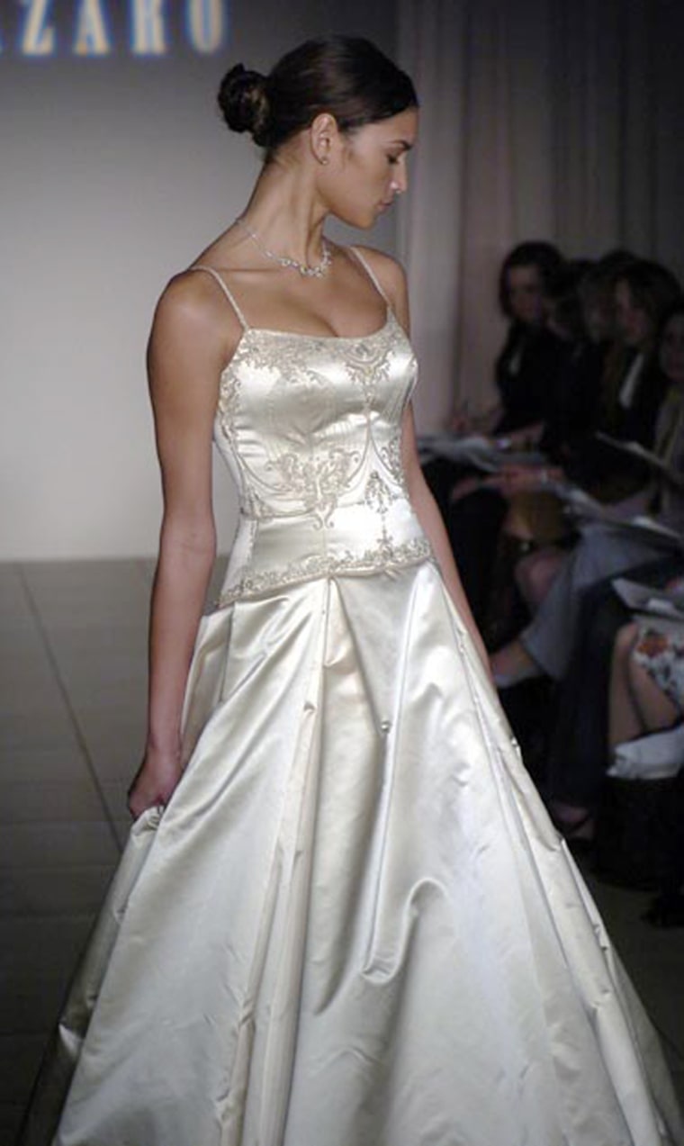 NEW YORK BRIDAL FASHION WEEK APRIL 2004
Spring 2005 collection
LAZARO
wednesday april 19th 2004