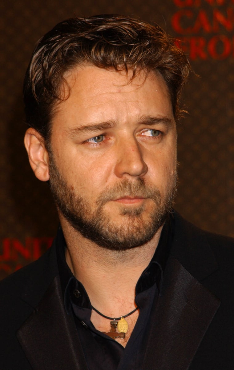** FILE **Russell Crowe arrives at the Louis Vuitton United Cancer Front Gala held on the grounds of a private Holmby Hills Estate in Beverly Hills, Calif., in this Oct. 27, 2003, file photo.  (AP Photo/Jennifer Graylock/FILE)