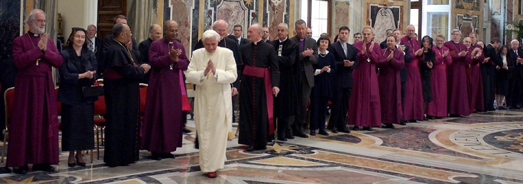World religious leaders applaud to Pope
