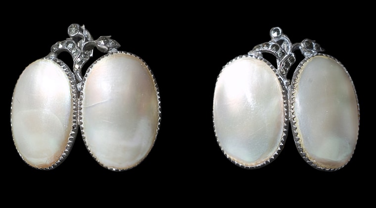 Pocahontas married tobacco planter John Rolfe in 1614 and may have received these earrings on a trip to London right before her death in 1617. The earrings were handed down through the Rolfe family line.